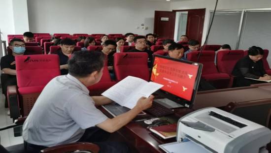“精確定位，發(fā)揮引領，實現(xiàn)黨建和業(yè)務工作雙融合”主題黨課活動